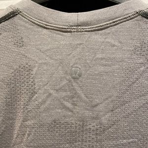 Lululemon Men’s Small T-Shirt